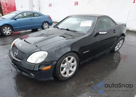 2001 Mercedes-Benz Slk 230 Kompressor z USA, uszkodzony, nr VIN WDBKK49F11F208354